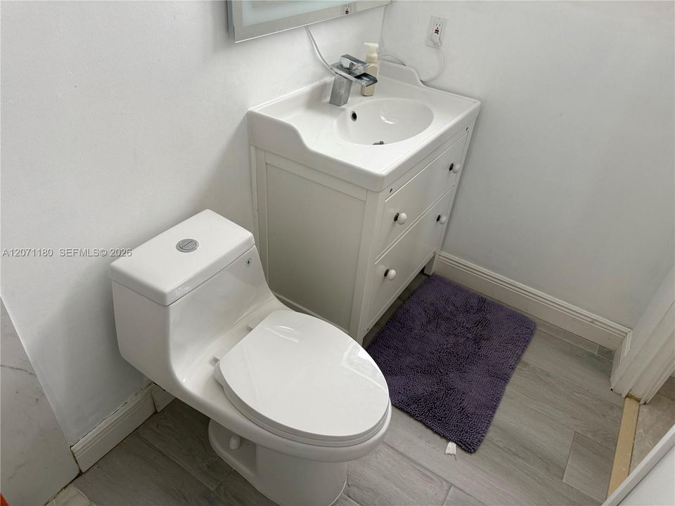 For Rent: $3,200 (3 beds, 2 baths, 1334 Square Feet)