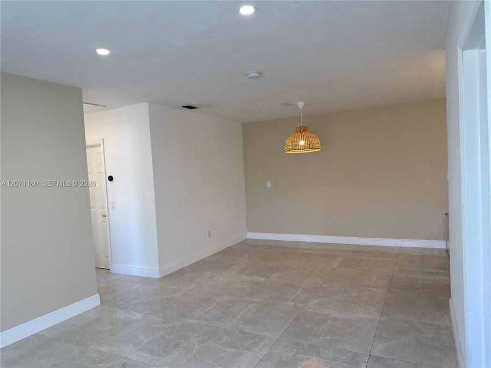 For Rent: $3,200 (3 beds, 2 baths, 1334 Square Feet)