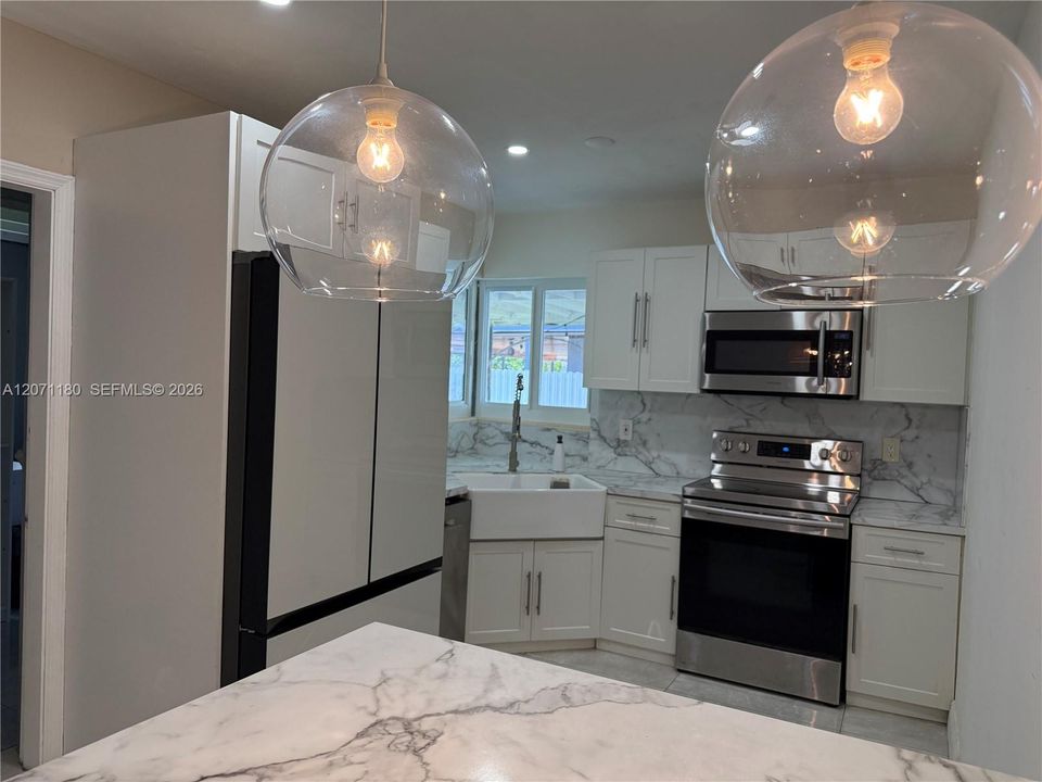 For Rent: $3,200 (3 beds, 2 baths, 1334 Square Feet)