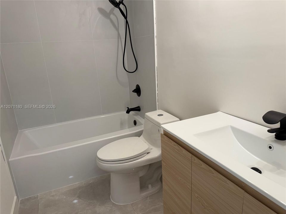 For Rent: $3,200 (3 beds, 2 baths, 1334 Square Feet)