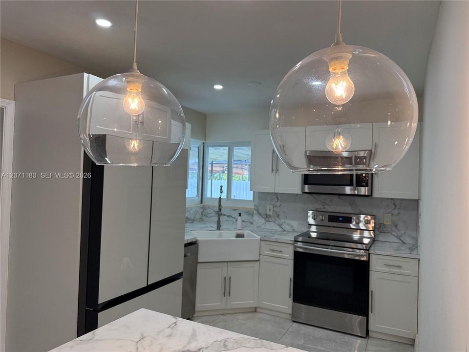 For Rent: $3,200 (3 beds, 2 baths, 1334 Square Feet)