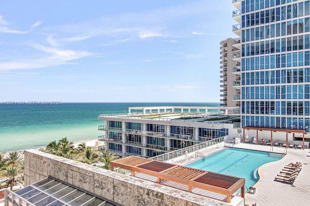 For Rent: $5,900 (2 beds, 2 baths, 1080 Square Feet)