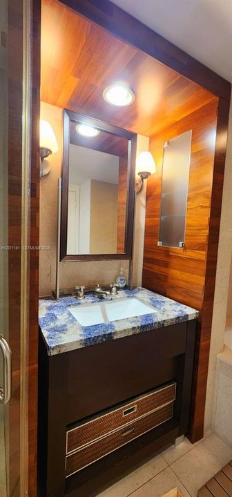 For Rent: $5,900 (2 beds, 2 baths, 1080 Square Feet)