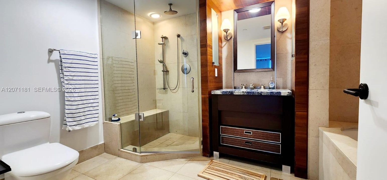 For Rent: $5,900 (2 beds, 2 baths, 1080 Square Feet)