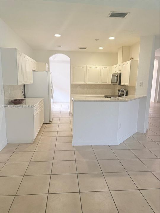 For Rent: $4,500 (4 beds, 3 baths, 2459 Square Feet)