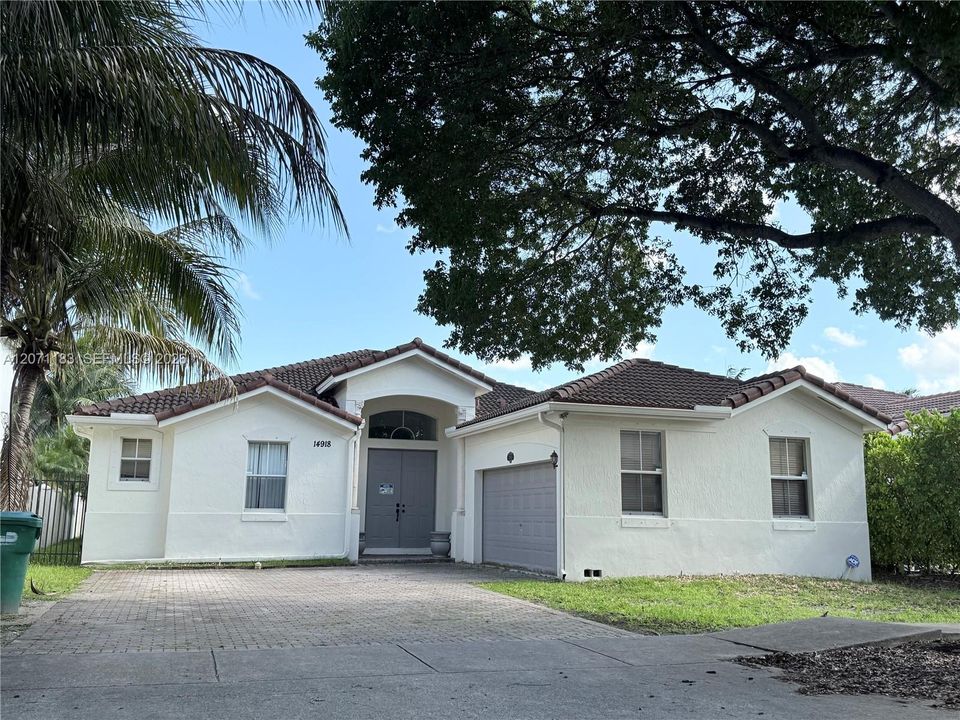 For Rent: $4,500 (4 beds, 3 baths, 2459 Square Feet)
