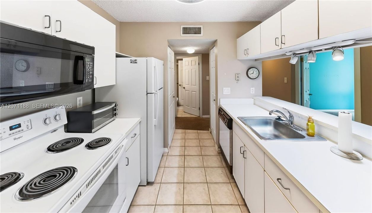 En Venta: $259,900 (2 camas, 1 baños, 891 Pies cuadrados)