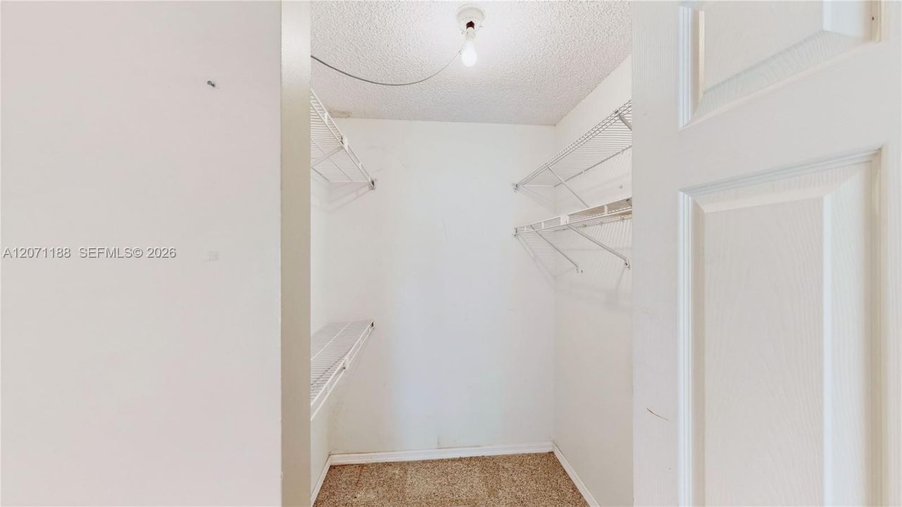 En Venta: $259,900 (2 camas, 1 baños, 891 Pies cuadrados)