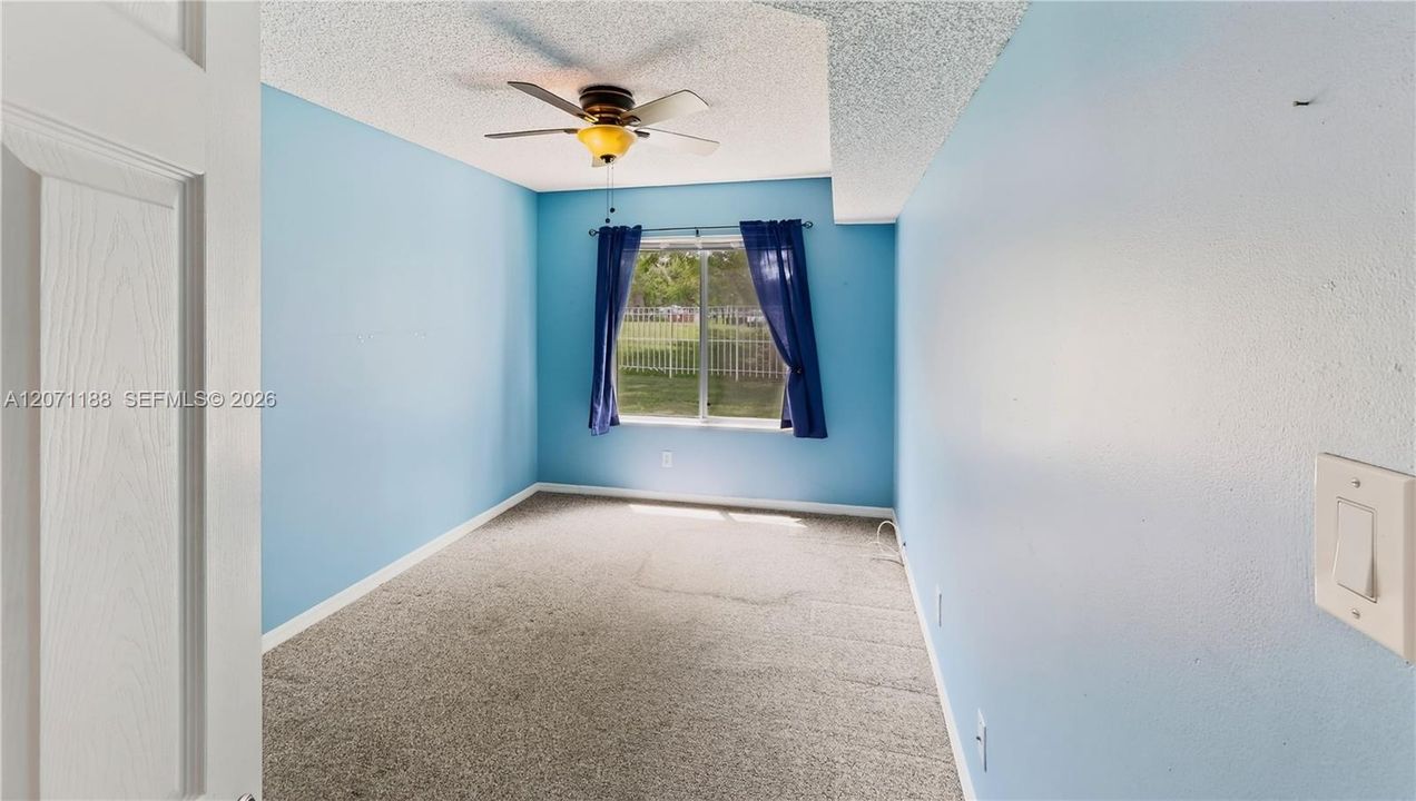 En Venta: $259,900 (2 camas, 1 baños, 891 Pies cuadrados)