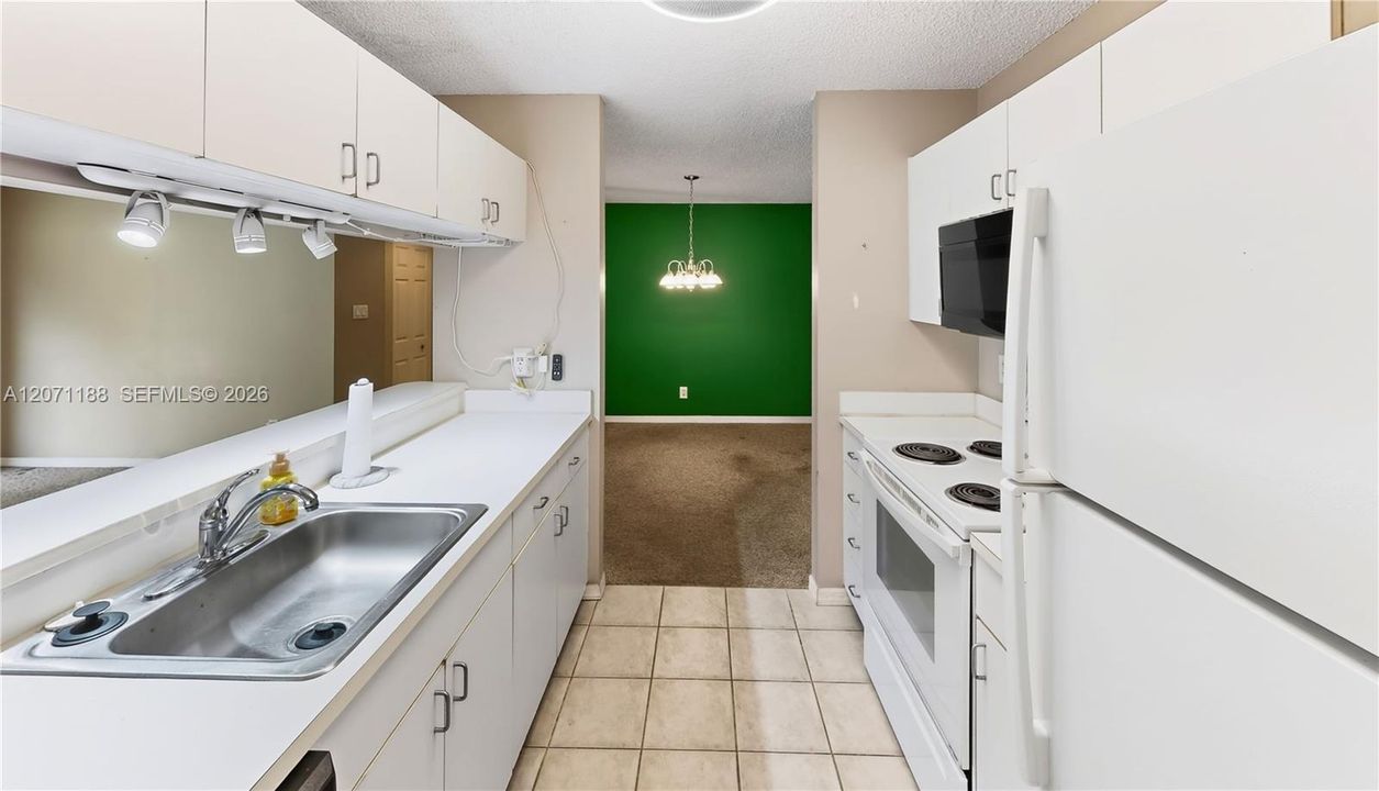 En Venta: $259,900 (2 camas, 1 baños, 891 Pies cuadrados)