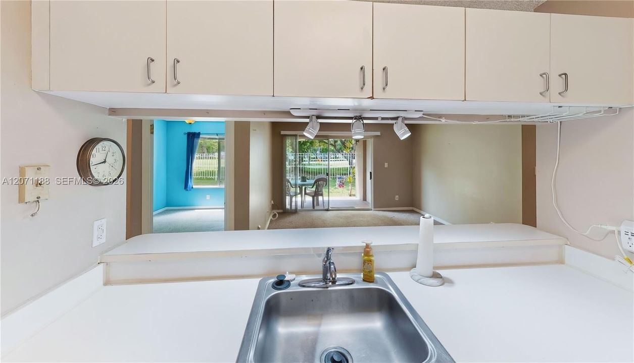 En Venta: $259,900 (2 camas, 1 baños, 891 Pies cuadrados)