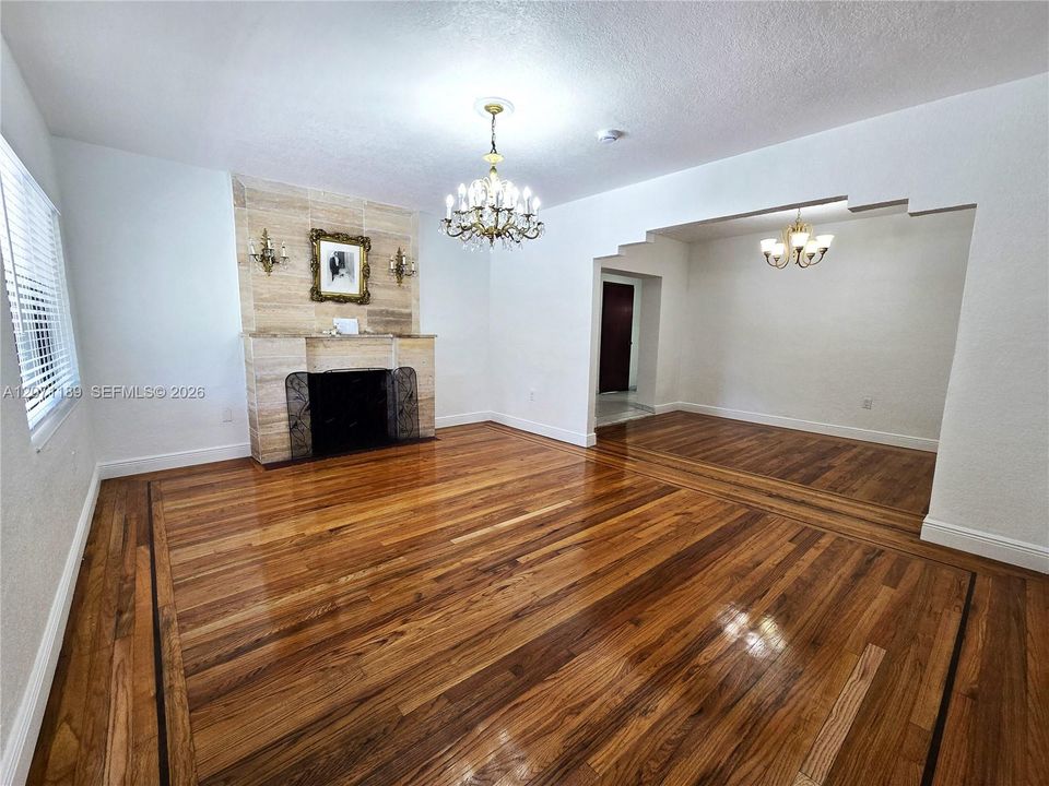 En Renta: $5,700 (5 camas, 2 baños, 1898 Pies cuadrados)