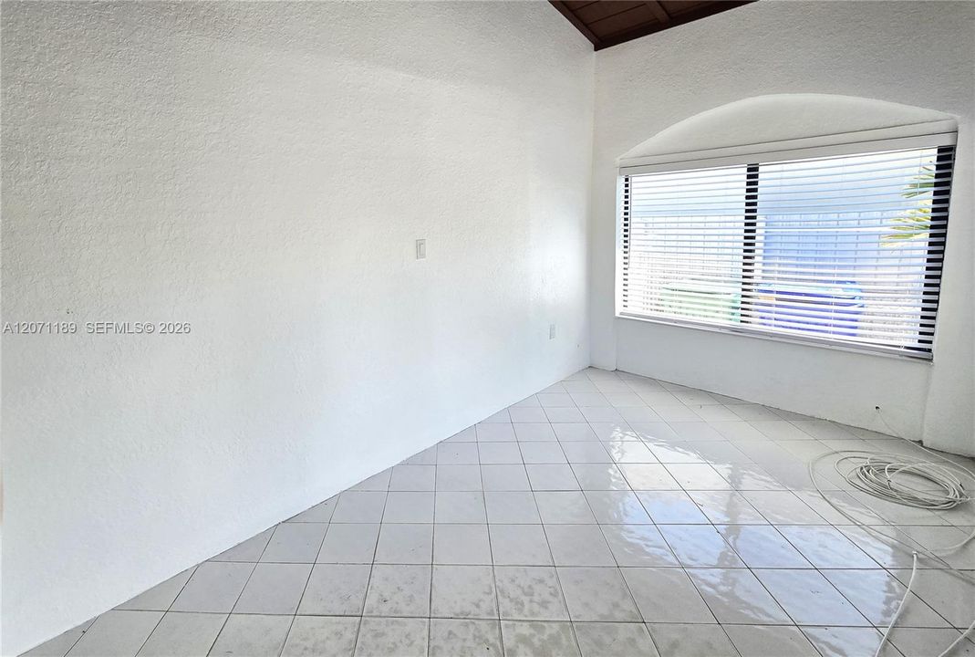 En Renta: $5,700 (5 camas, 2 baños, 1898 Pies cuadrados)