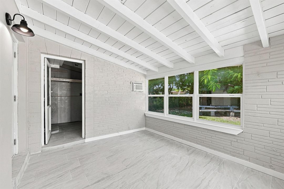 22_sun room