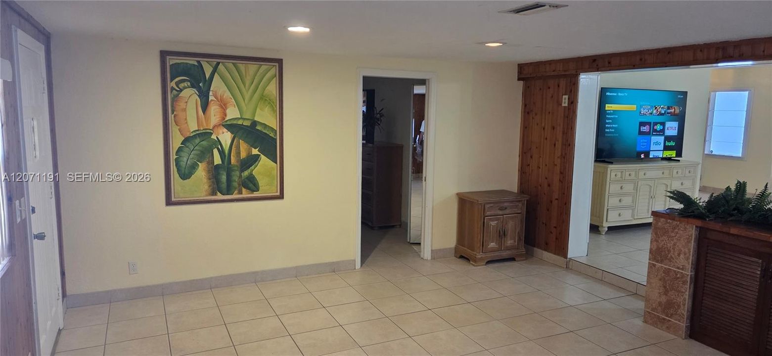 Huge Great/Game Room