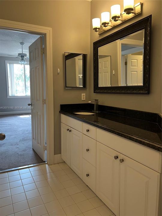 For Rent: $2,200 (2 beds, 2 baths, 1183 Square Feet)