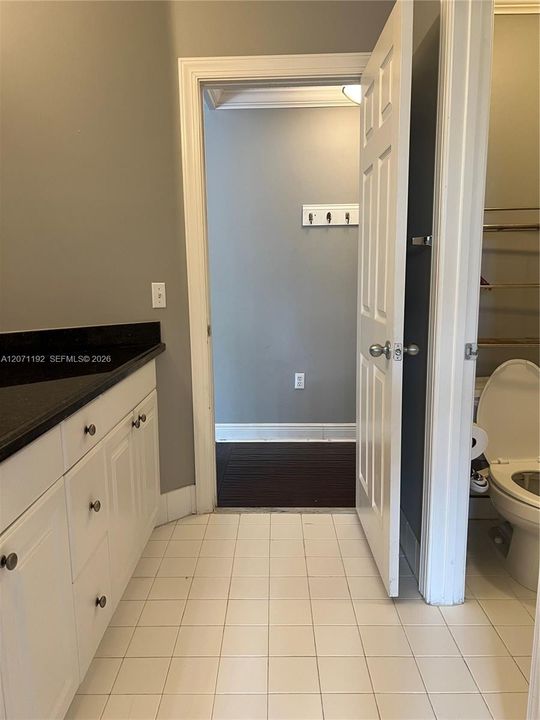 For Rent: $2,200 (2 beds, 2 baths, 1183 Square Feet)