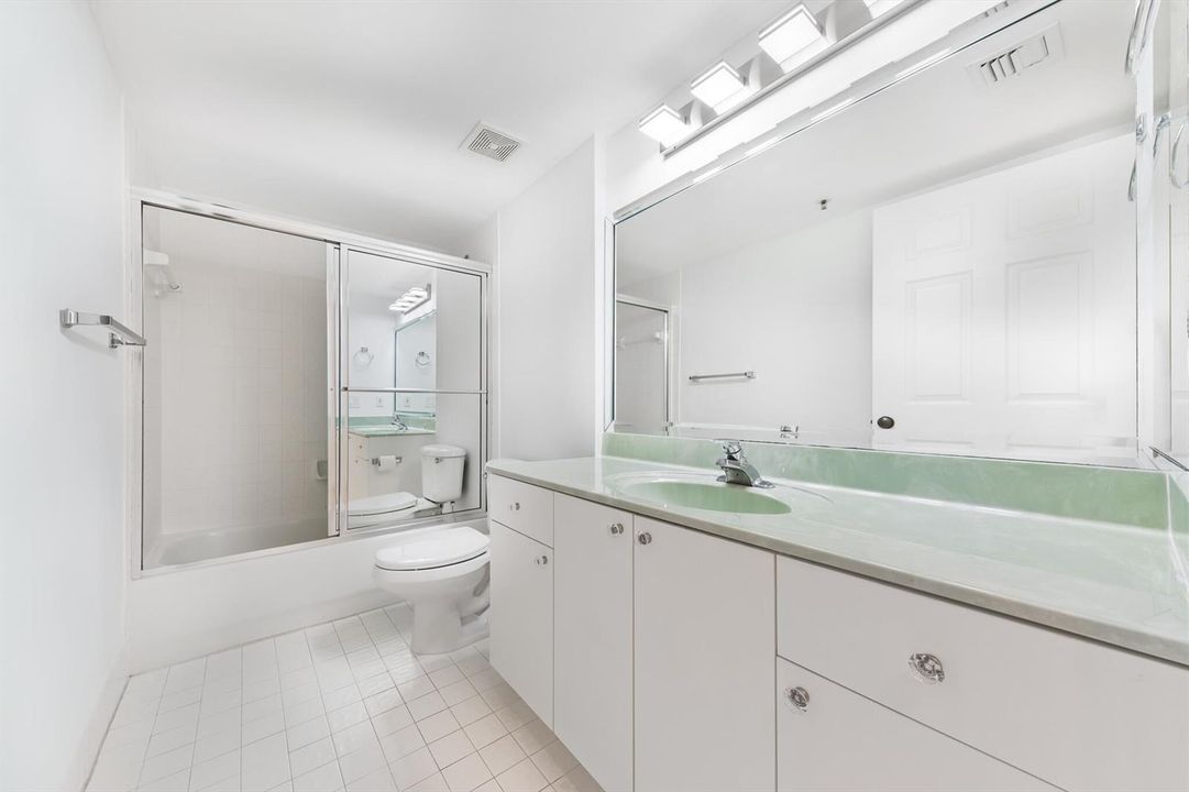 2nd Bathroom