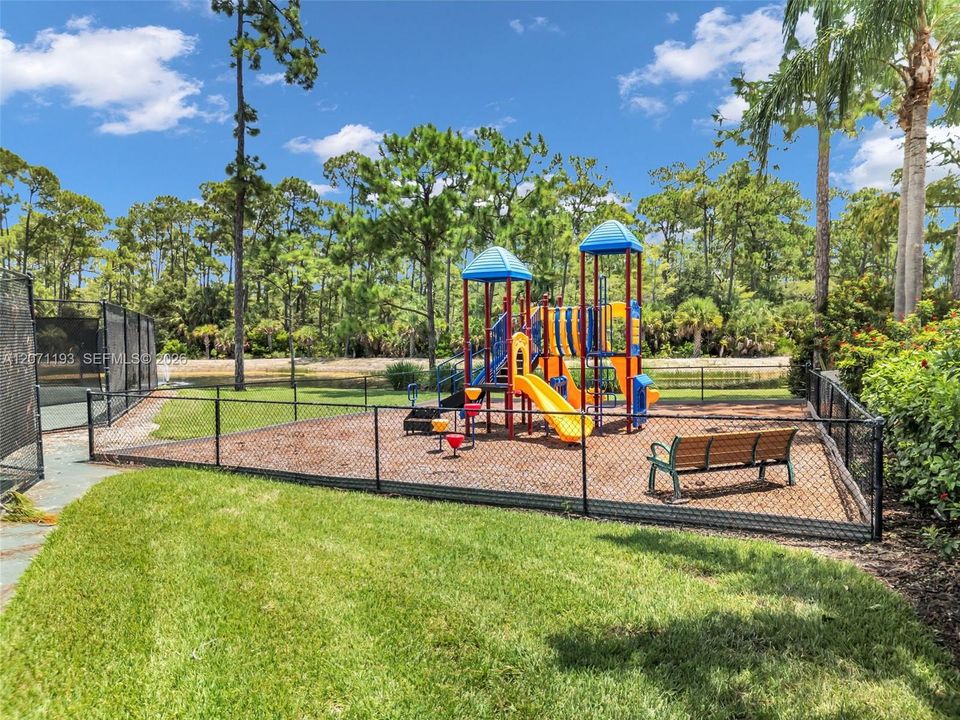 For Sale: $550,000 (3 beds, 2 baths, 1860 Square Feet)