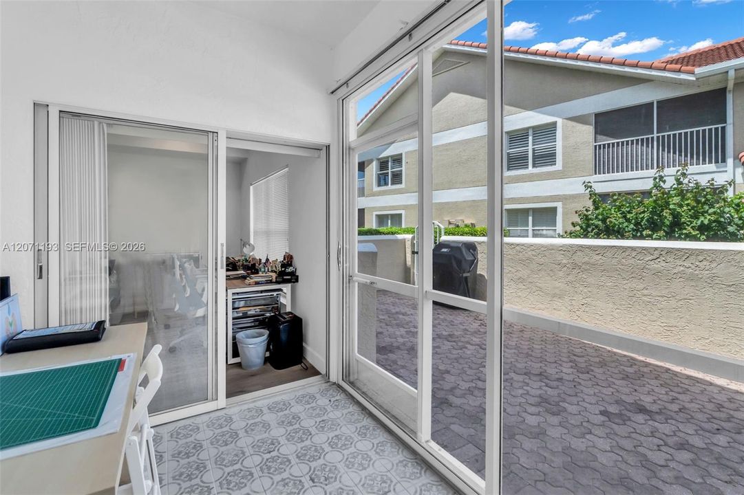 For Sale: $550,000 (3 beds, 2 baths, 1860 Square Feet)