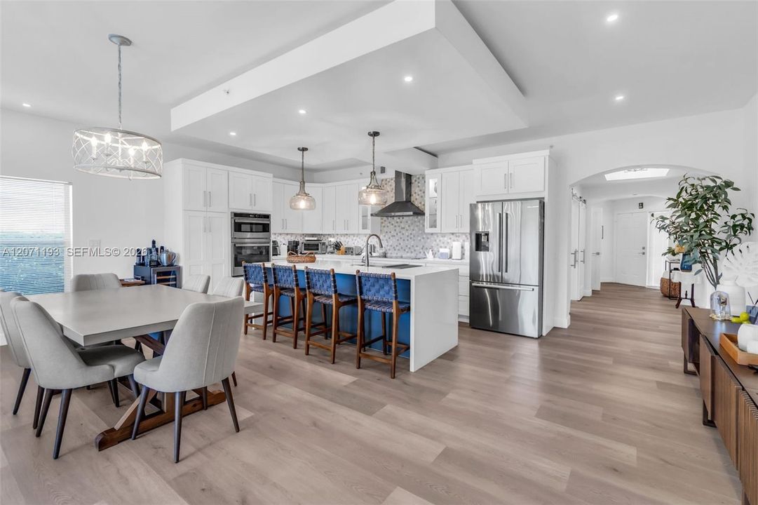 For Sale: $550,000 (3 beds, 2 baths, 1860 Square Feet)
