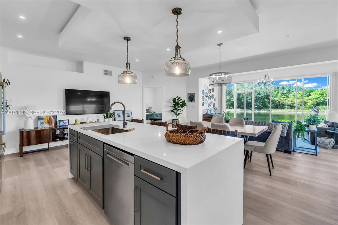 For Sale: $550,000 (3 beds, 2 baths, 1860 Square Feet)