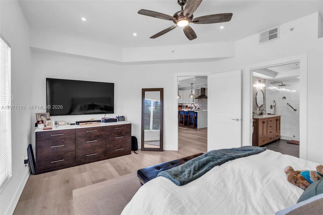 For Sale: $550,000 (3 beds, 2 baths, 1860 Square Feet)