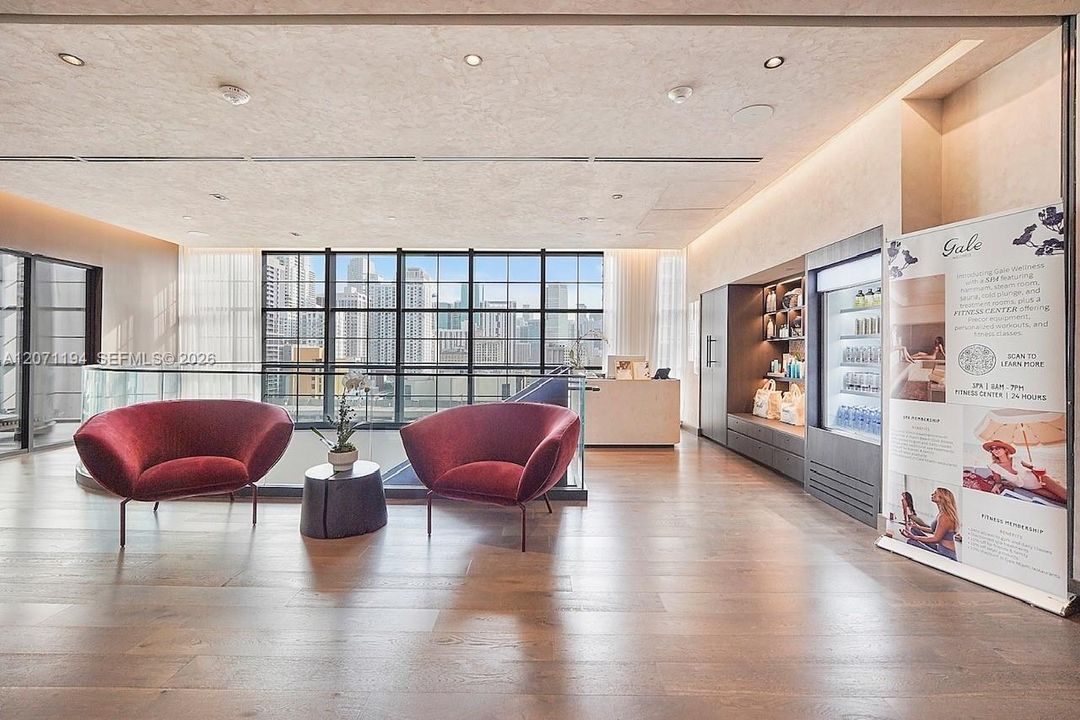 For Sale: $1,100,000 (2 beds, 2 baths, 977 Square Feet)