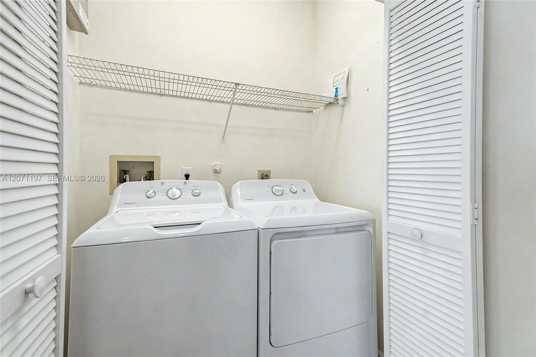 For Sale: $749,500 (2 beds, 2 baths, 2376 Square Feet)