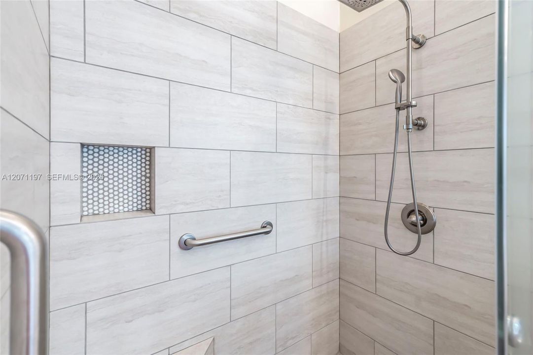 For Sale: $749,500 (2 beds, 2 baths, 2376 Square Feet)