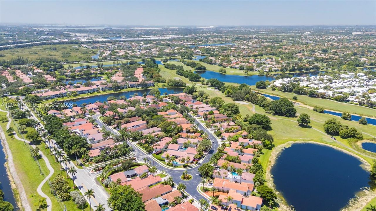 For Sale: $749,500 (2 beds, 2 baths, 2376 Square Feet)