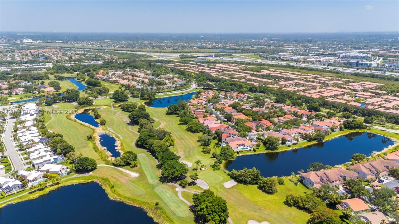 For Sale: $749,500 (2 beds, 2 baths, 2376 Square Feet)
