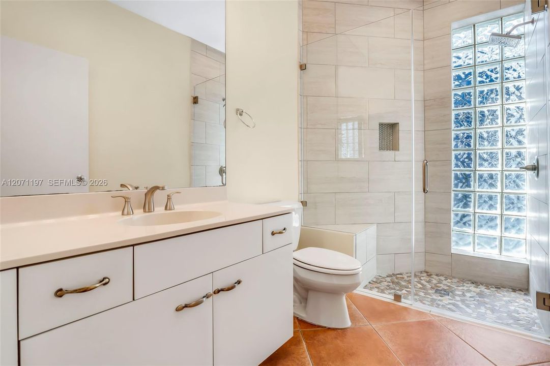 For Sale: $749,500 (2 beds, 2 baths, 2376 Square Feet)