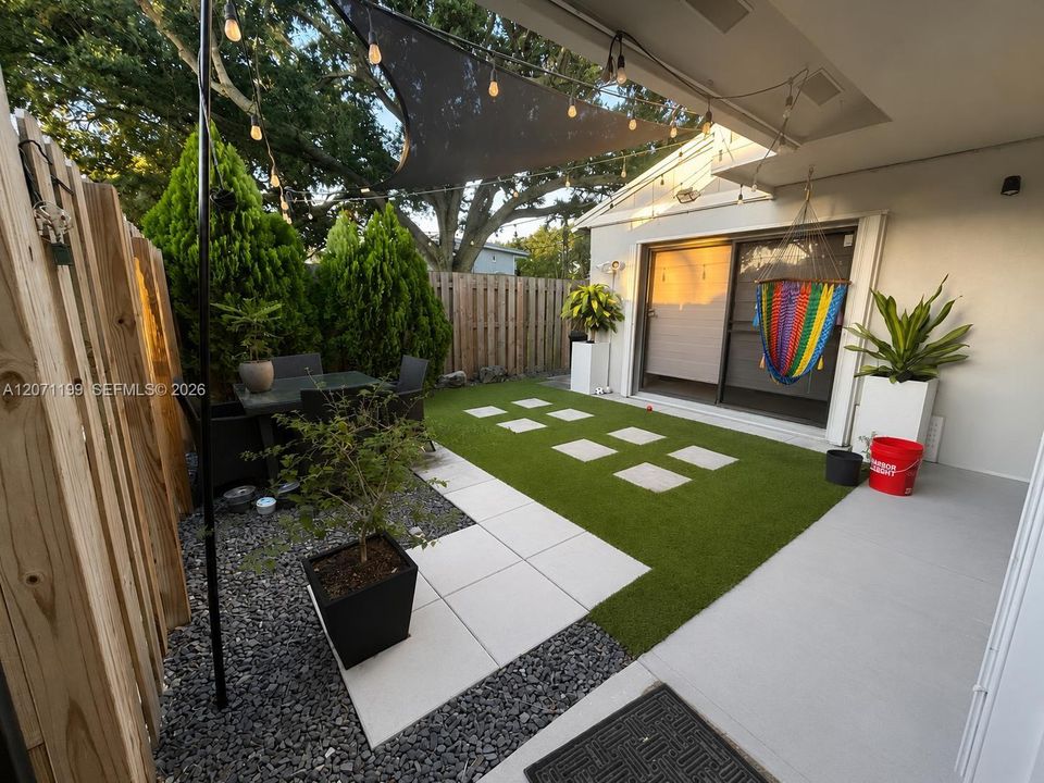 For Rent: $2,950 (2 beds, 2 baths, 1259 Square Feet)