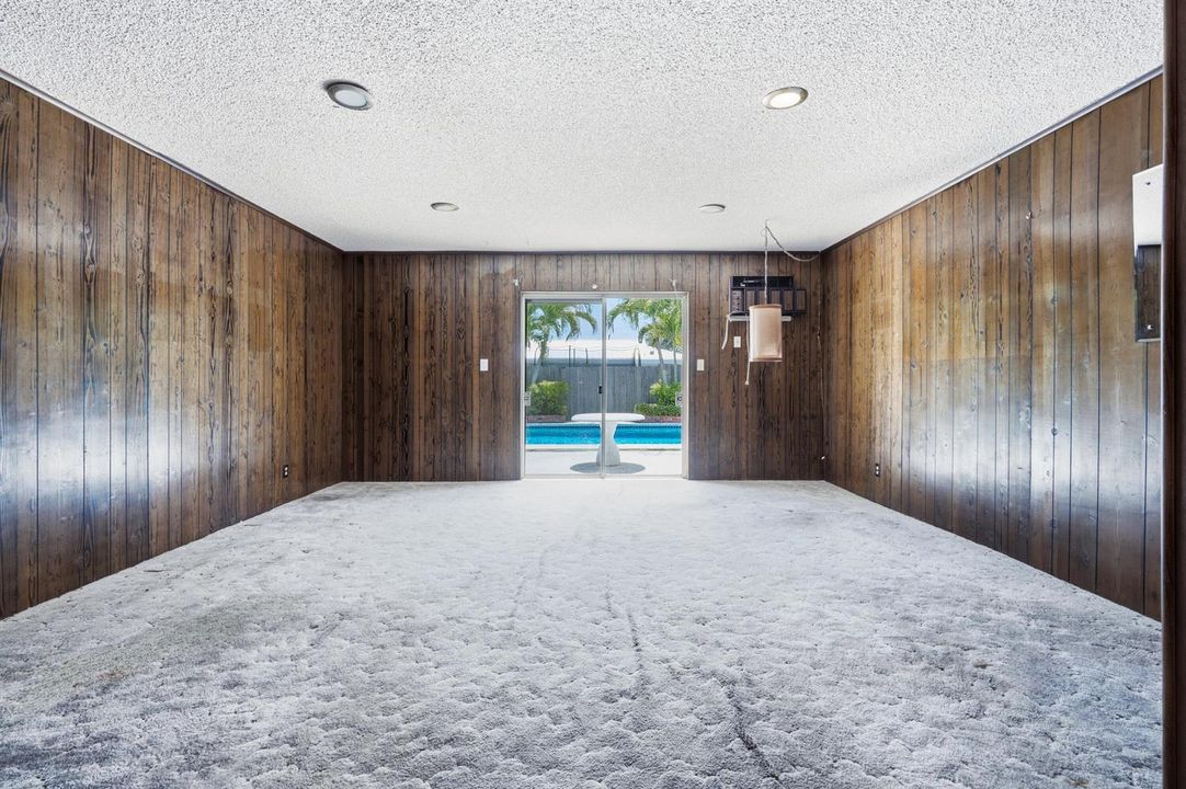 Florida Room to Pool