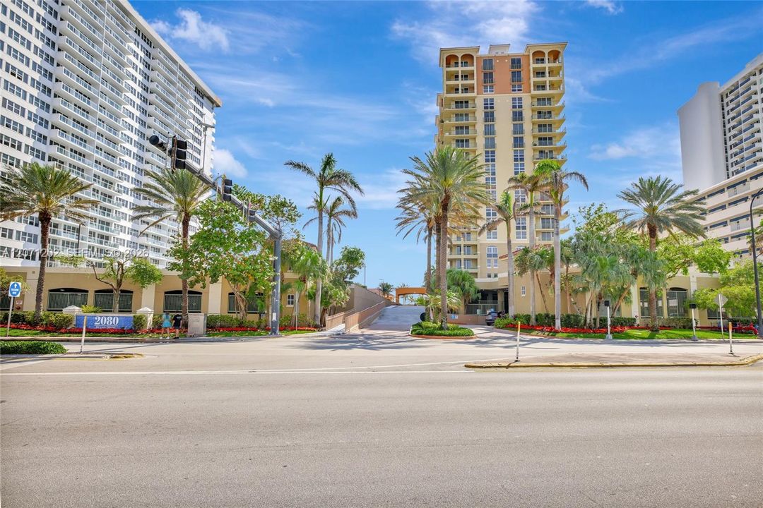 For Rent: $4,500 (2 beds, 2 baths, 1490 Square Feet)