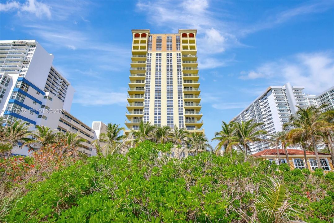 For Rent: $4,500 (2 beds, 2 baths, 1490 Square Feet)