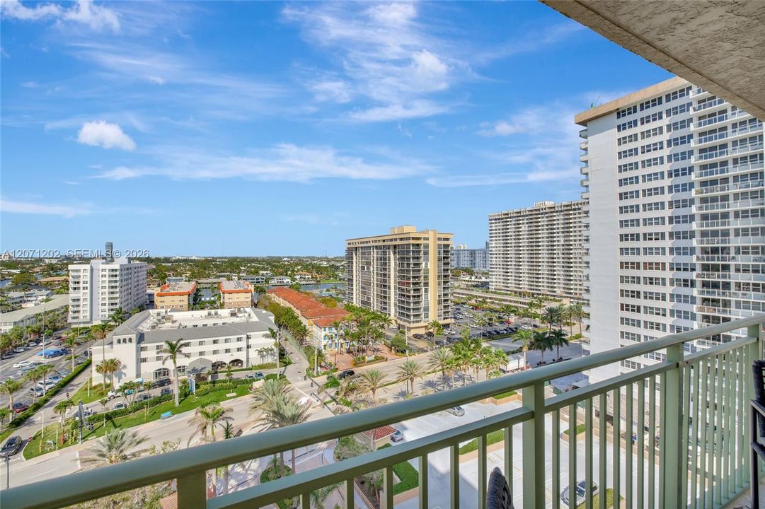 For Rent: $4,500 (2 beds, 2 baths, 1490 Square Feet)