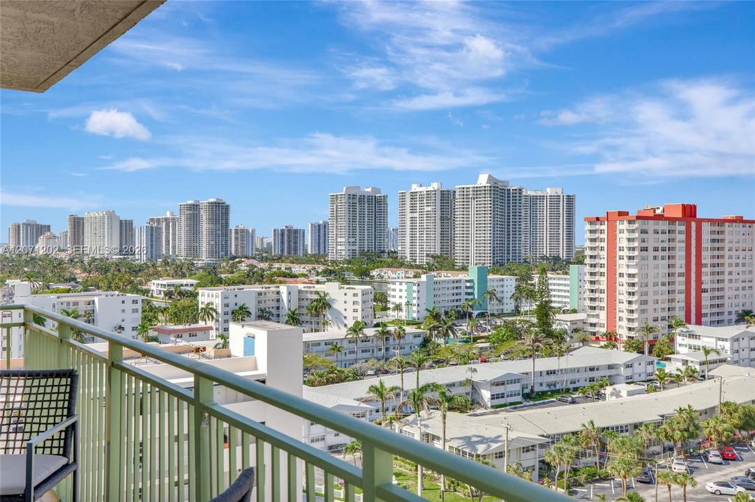 For Rent: $4,500 (2 beds, 2 baths, 1490 Square Feet)