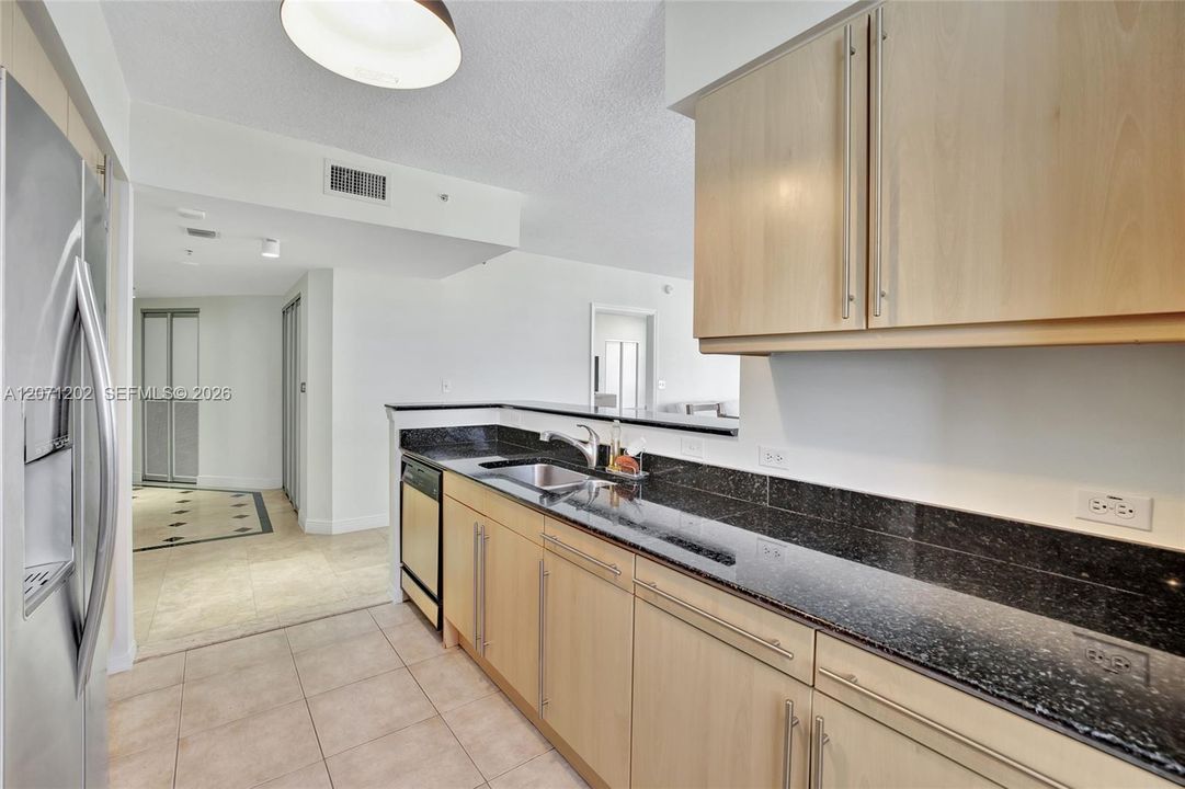 For Rent: $4,500 (2 beds, 2 baths, 1490 Square Feet)