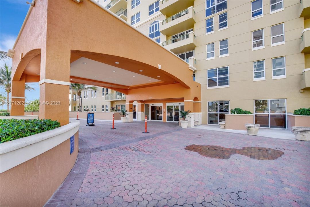 For Rent: $4,500 (2 beds, 2 baths, 1490 Square Feet)