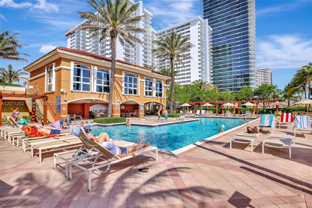 For Rent: $4,500 (2 beds, 2 baths, 1490 Square Feet)