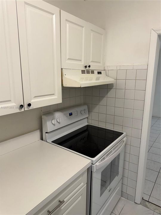 В аренду: $2,150 (2 спален, 1 ванн, 900 Квадратных фут)
