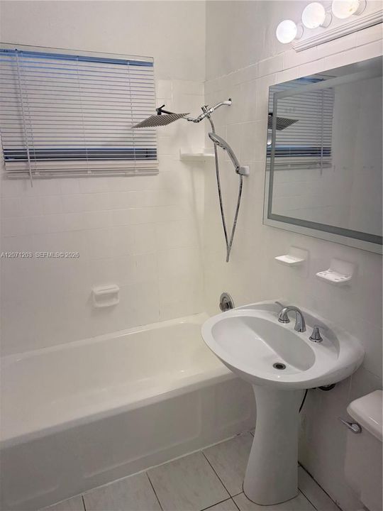 В аренду: $2,150 (2 спален, 1 ванн, 900 Квадратных фут)