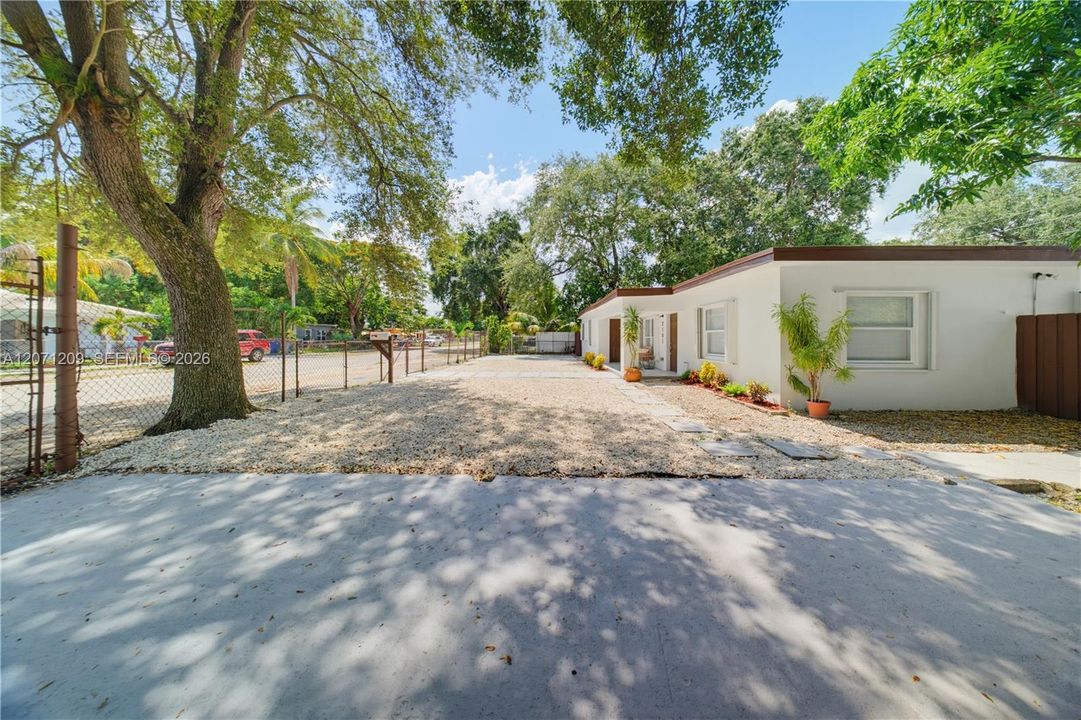 En Venta: $639,900 (3 camas, 2 baños, 1807 Pies cuadrados)