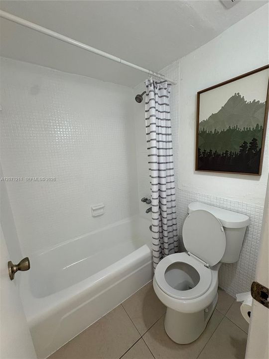 For Rent: $1,700 (0 beds, 1 baths, 377 Square Feet)