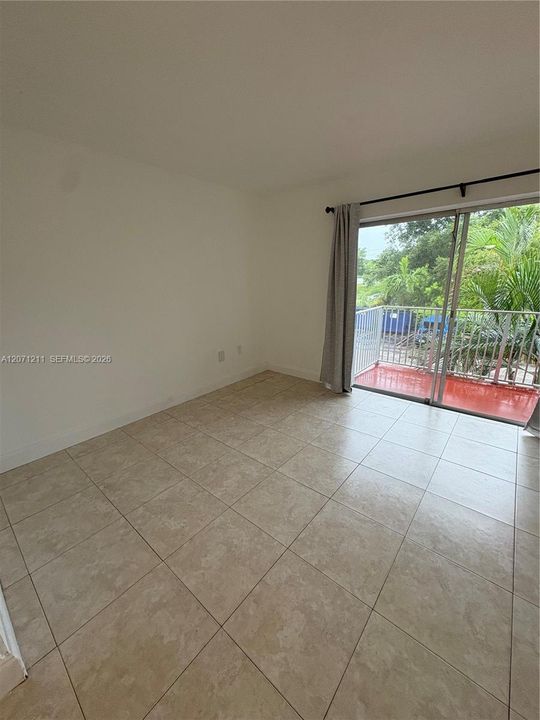 For Rent: $1,700 (0 beds, 1 baths, 377 Square Feet)