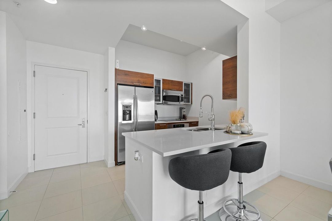 008-480HibiscusStreet-WestPalmBeach-FL-3