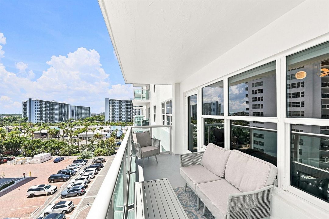 32_balcony