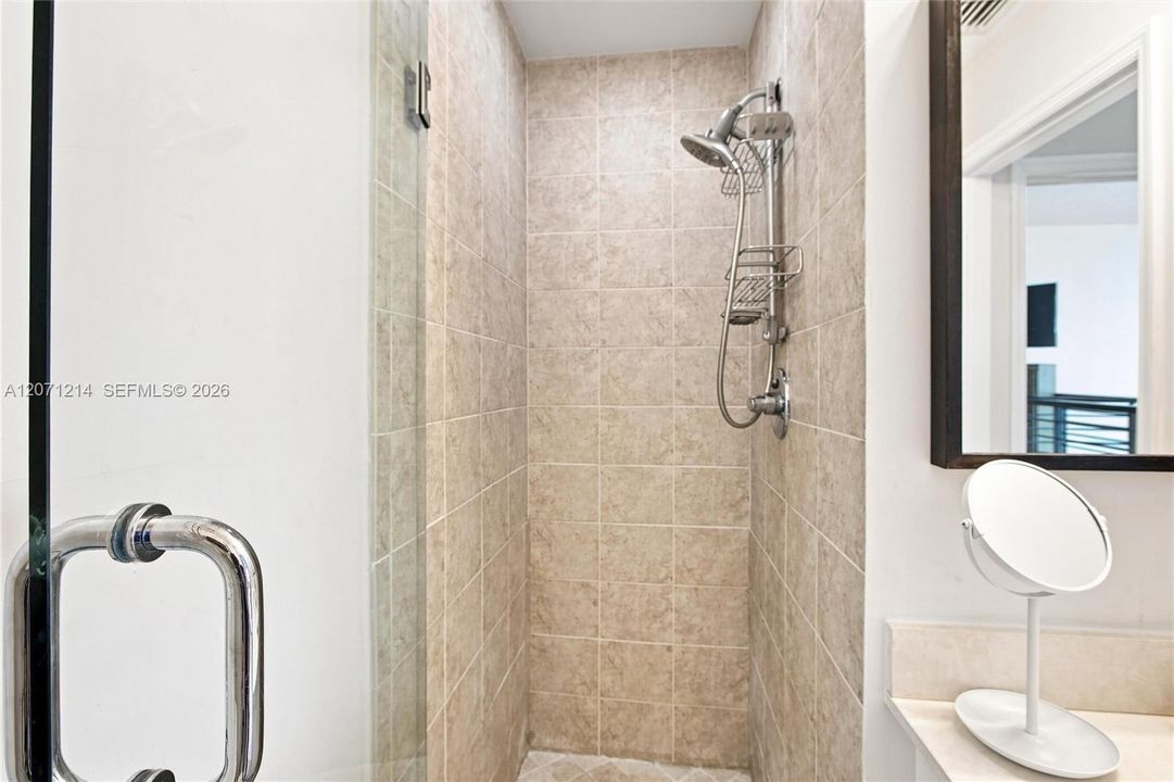 For Sale: $720,000 (2 beds, 3 baths, 1467 Square Feet)